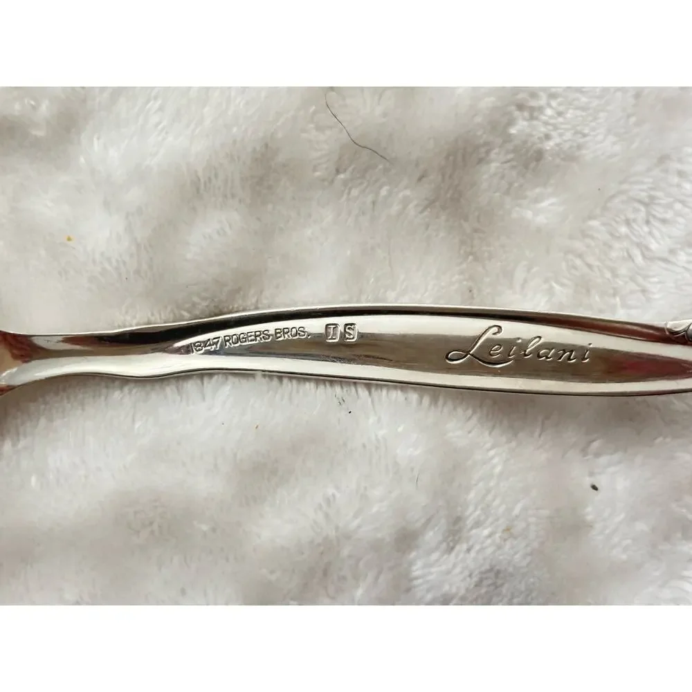 1847 Rogers Bros Leilani Pattern Silverplate Pierced Pie or Cake Server